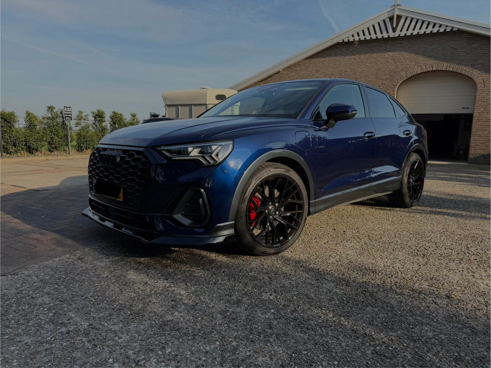 Audi Q3 45 Tfsi e 245pk 2022 Sportback Black optic, 1715 kg, Blauw, 1395 cc, Geïmporteerd