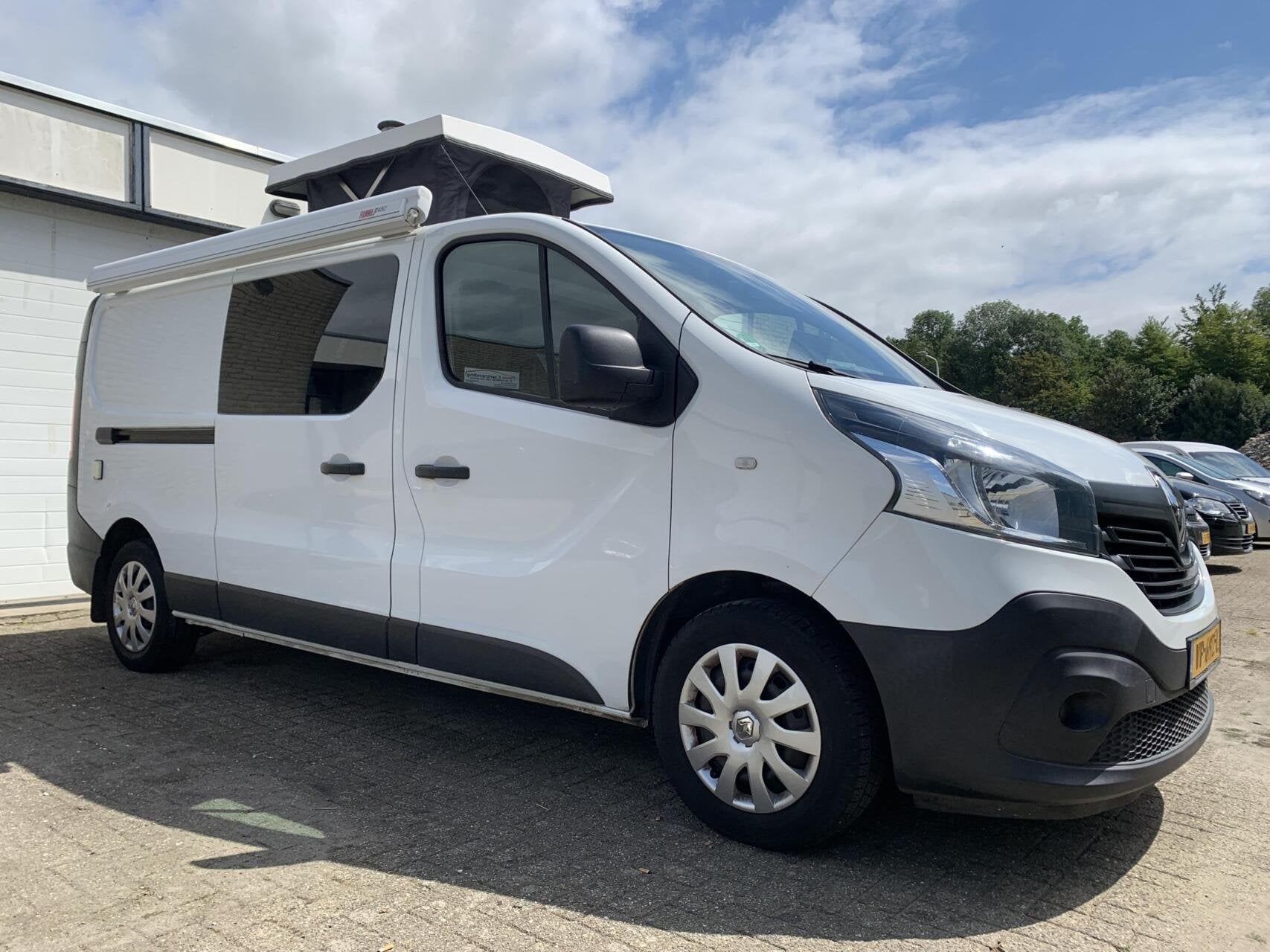 Renault Trafic bestel 1.6 dCi T29 L2H1 Camper project 2x Sch, Auto's, Bestelauto's, Euro 5, Gebruikt, 4 cilinders, 2000 kg