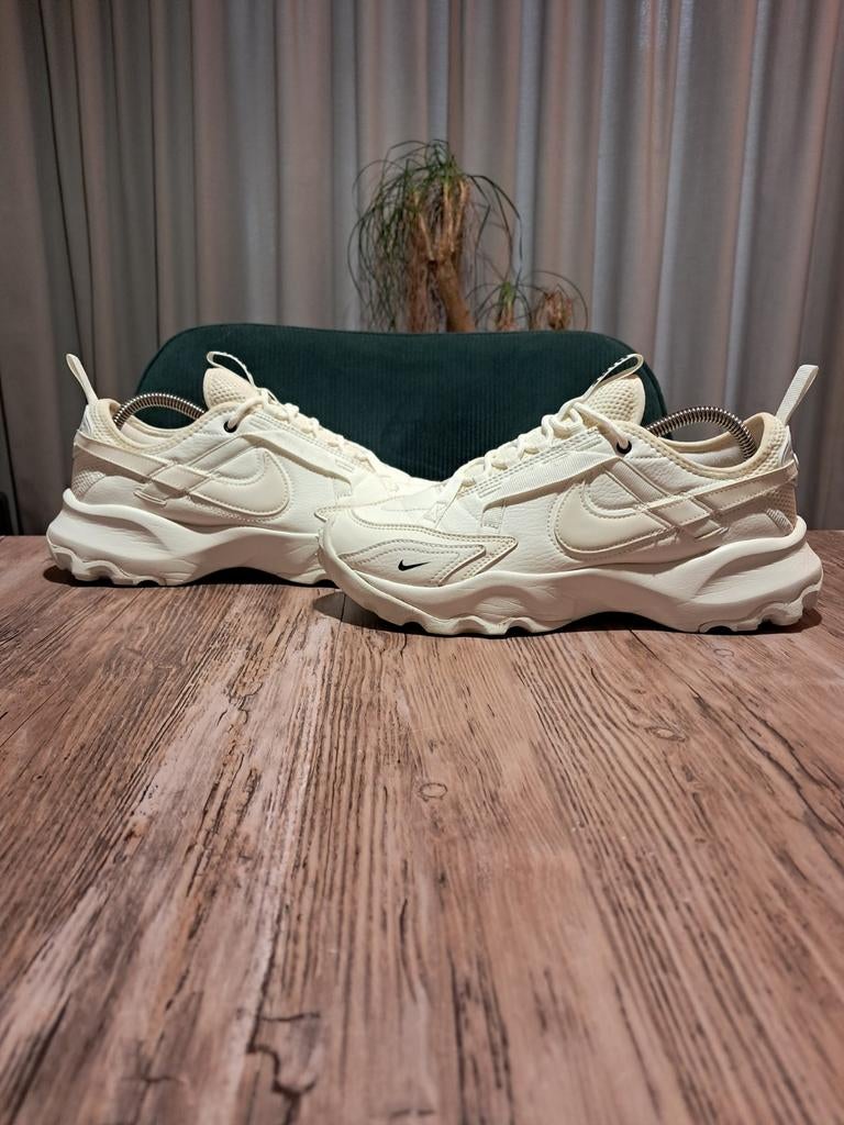 Nike TC7900 'Sail' Size 40,5, Wit, Nike, Ophalen of Verzenden, Sneakers of Gympen
