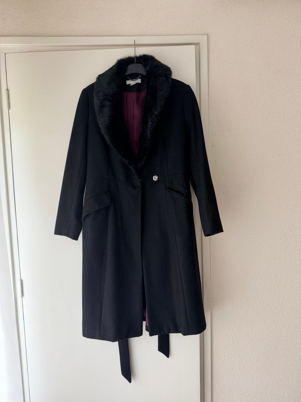 H&M Zwarte Jas met Bontkraag - Maat 38, Kleding | Dames, Jassen | Winter, Ophalen of Verzenden, Zo goed als nieuw, Maat 38/40 (M)