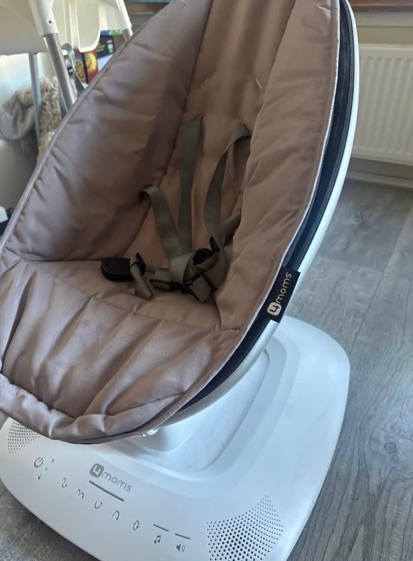 Moms 4, Ophalen of Verzenden, Zo goed als nieuw