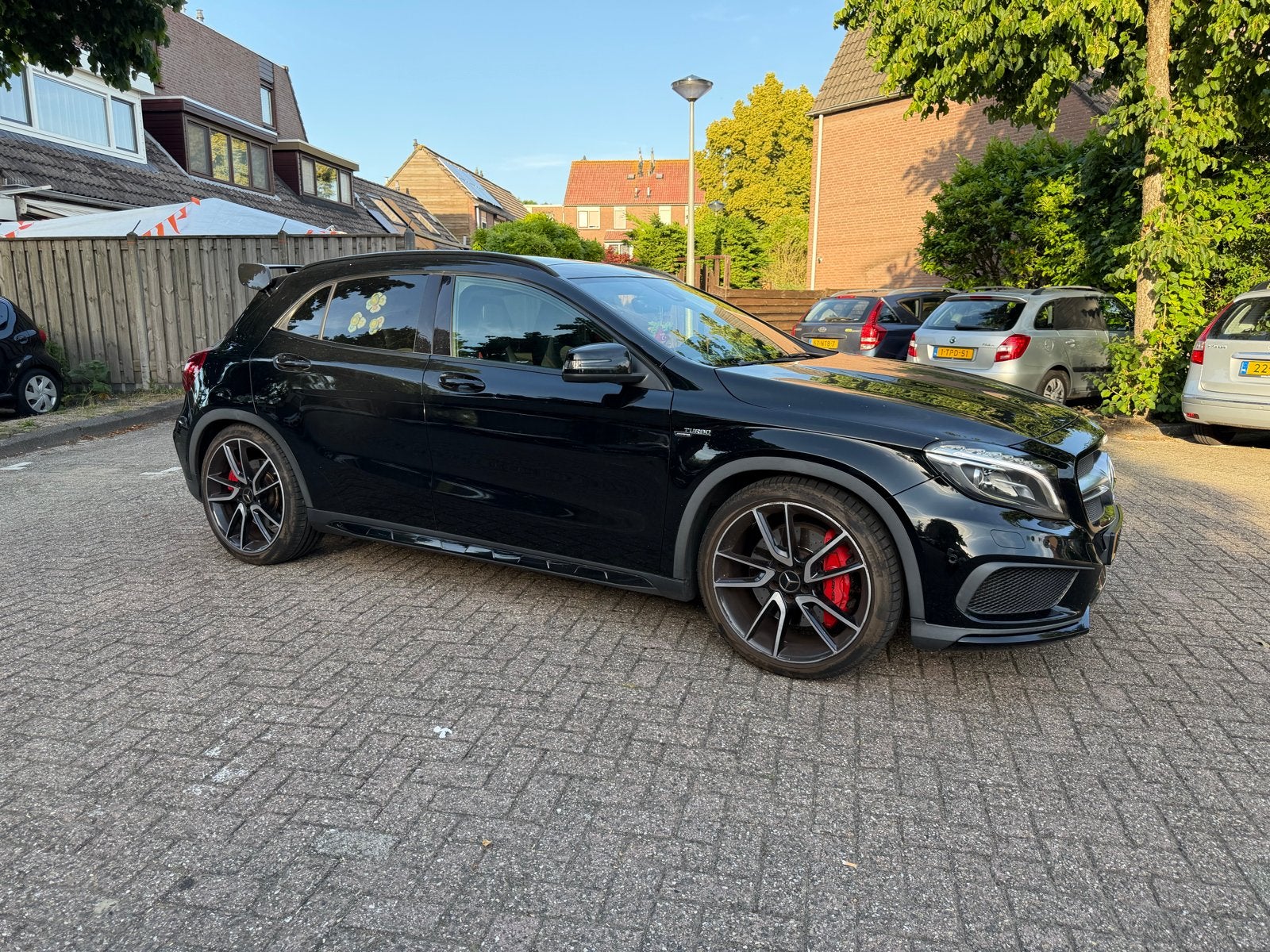Mercedes-Benz GLA 45 AMG 4Matic - Harman Kardon, Auto's, Zwart, 4 cilinders, 360 pk, 1485 kg