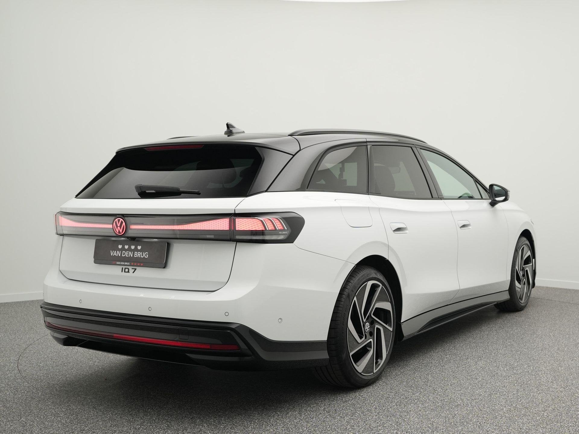 Volkswagen ID.7 Tourer Pro S Business 86 kWh 286pk | Verleng, Auto's, Achterwielaandrijving, Gebruikt, 2135 kg, Wit