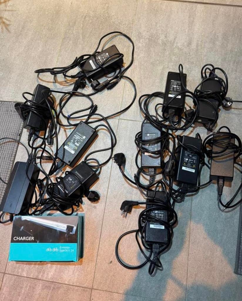 GETEST 1-pins en 5-pins opladers Sparta / lader Batavus, Ophalen of Verzenden, Zo goed als nieuw