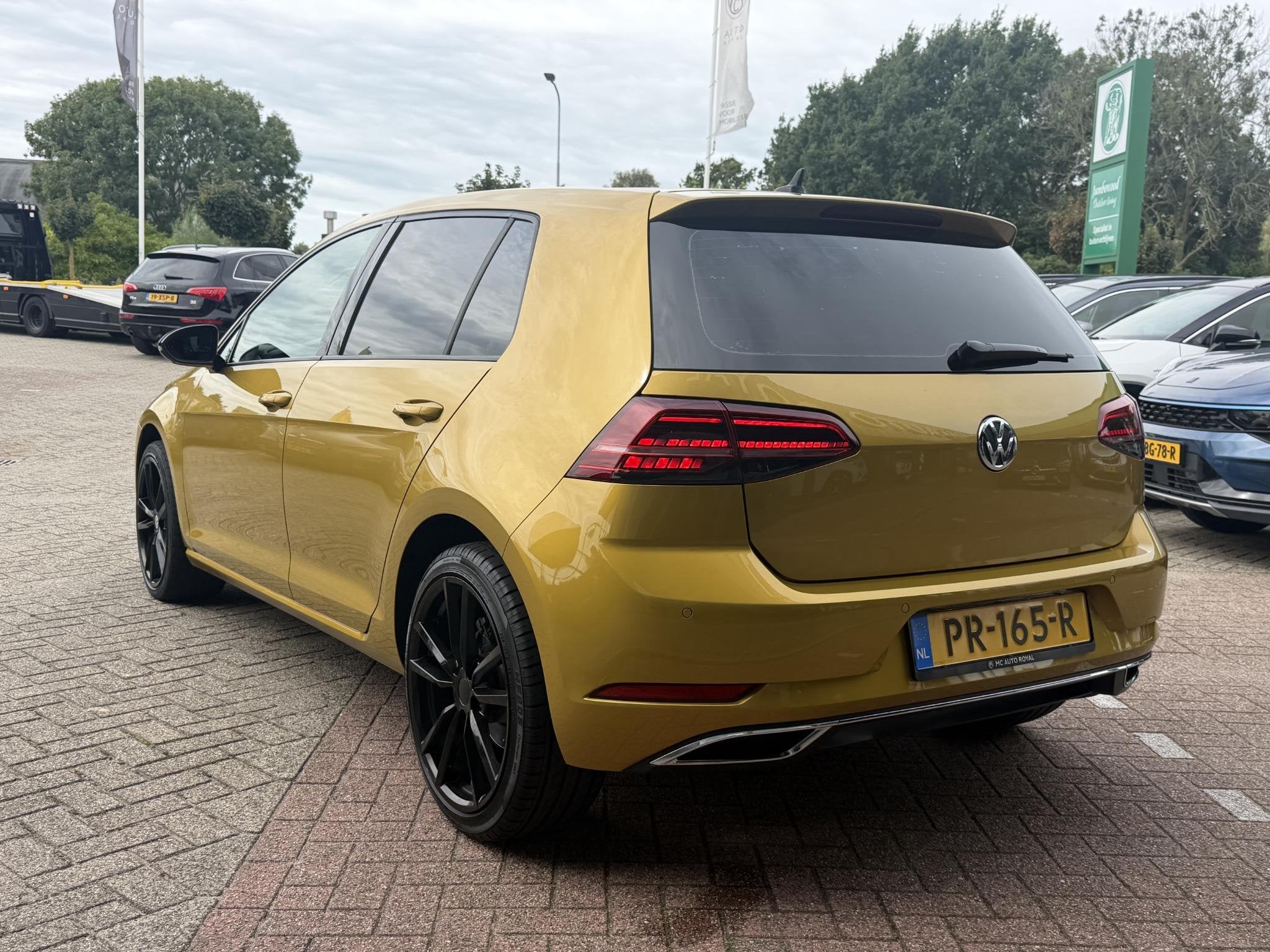 Volkswagen Golf 1.0 TSI Highline VIRTUAL DISPLAY| PARKEER SE, Gebruikt, 620 kg, Bedrijf, Golf