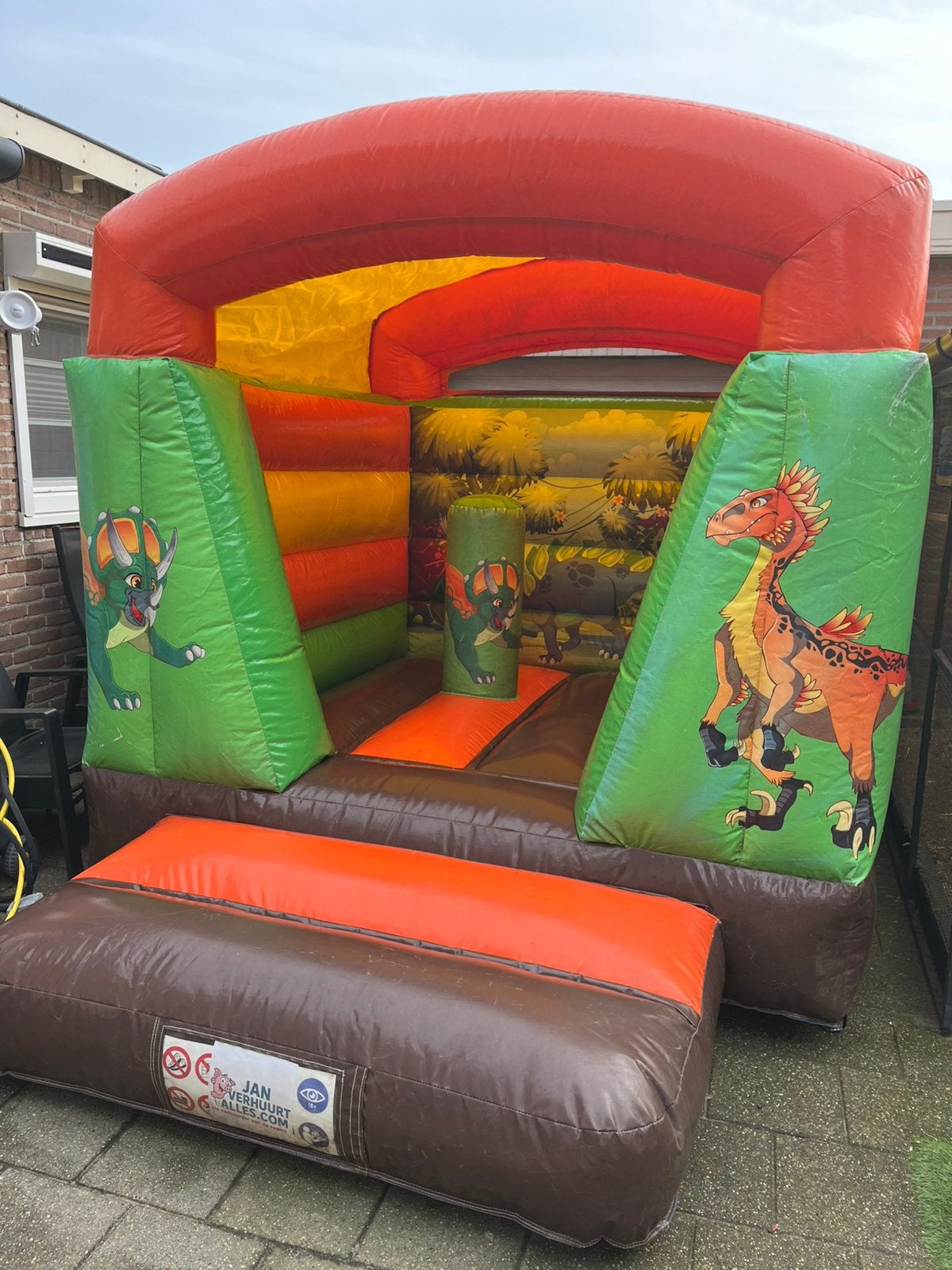Springkussen dino te koop JB, Excl blower! Attractie!, Ophalen, Zo goed als nieuw, Overige