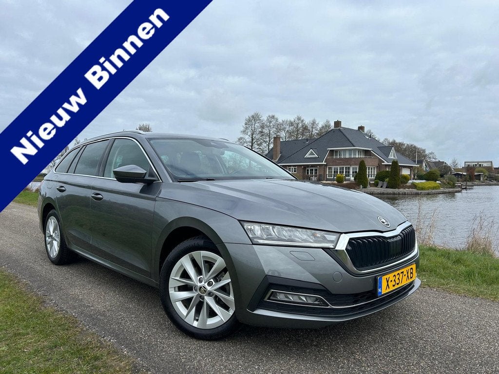 Skoda Octavia Combi 1.0 TSI Business Edition Plus Elec. Trek, Auto's, Skoda, Voorwielaandrijving, Gebruikt, Euro 6, Origineel Nederlands