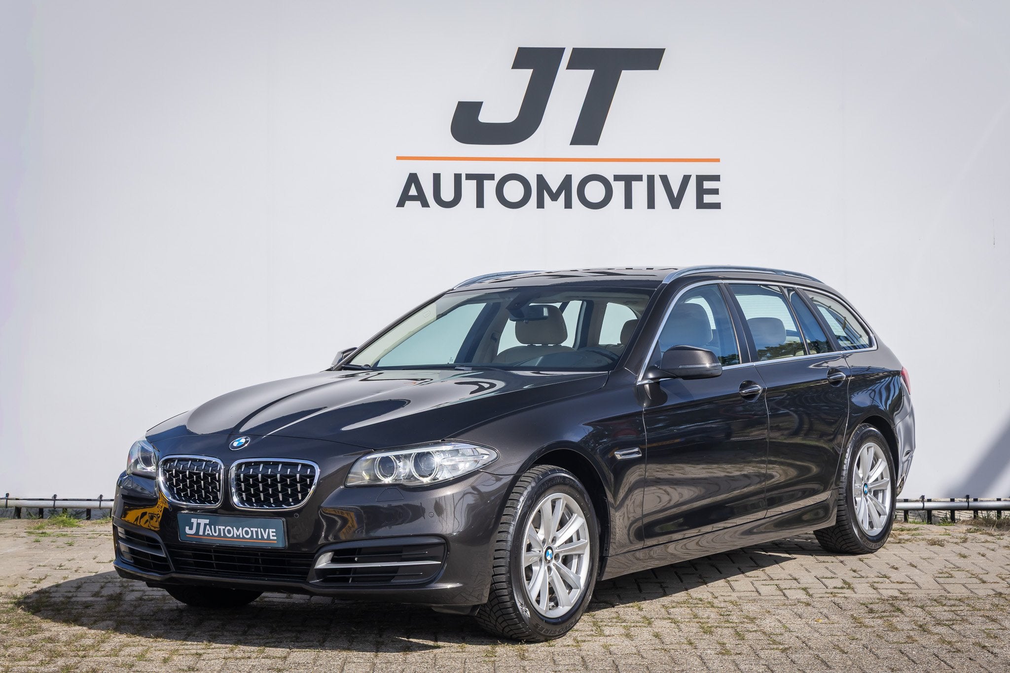 BMW 5 Serie 520i Last Min. Ed. (bj 2014, automaat), Auto's, Achterwielaandrijving, Gebruikt, Euro 6, 4 cilinders