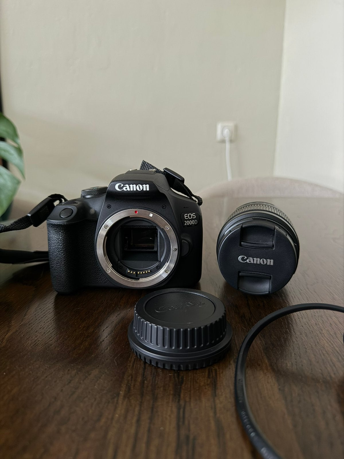 Canon camera 2000D, Ophalen of Verzenden, Zo goed als nieuw, Canon, 8 keer of meer