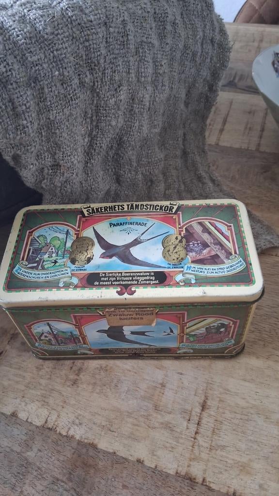 Vintage Sakkerhets Tändstickor Zwaluw Rood lucifers blik, Ophalen of Verzenden, Gebruikt, Overige, Overige merken