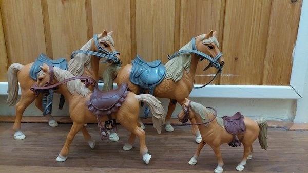 4 paarden van Toi-Toys Horses Pro, Ophalen, Zo goed als nieuw