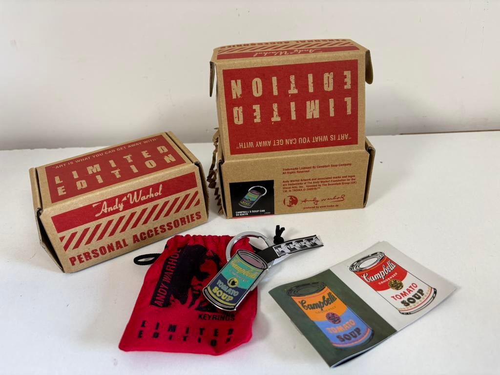 Campbell soepblikken van Andy Warhol sleutelhanger limited, Antiek en Kunst, Kunst | Designobjecten, Ophalen of Verzenden