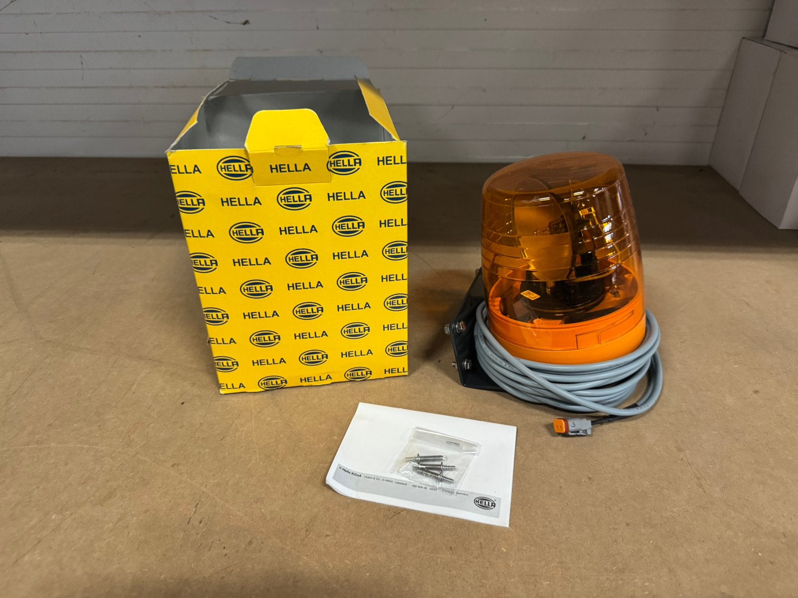 Hella 2RL 008.965-011 | 24 Volt | Zwaailamp | Zwaailicht, Ophalen