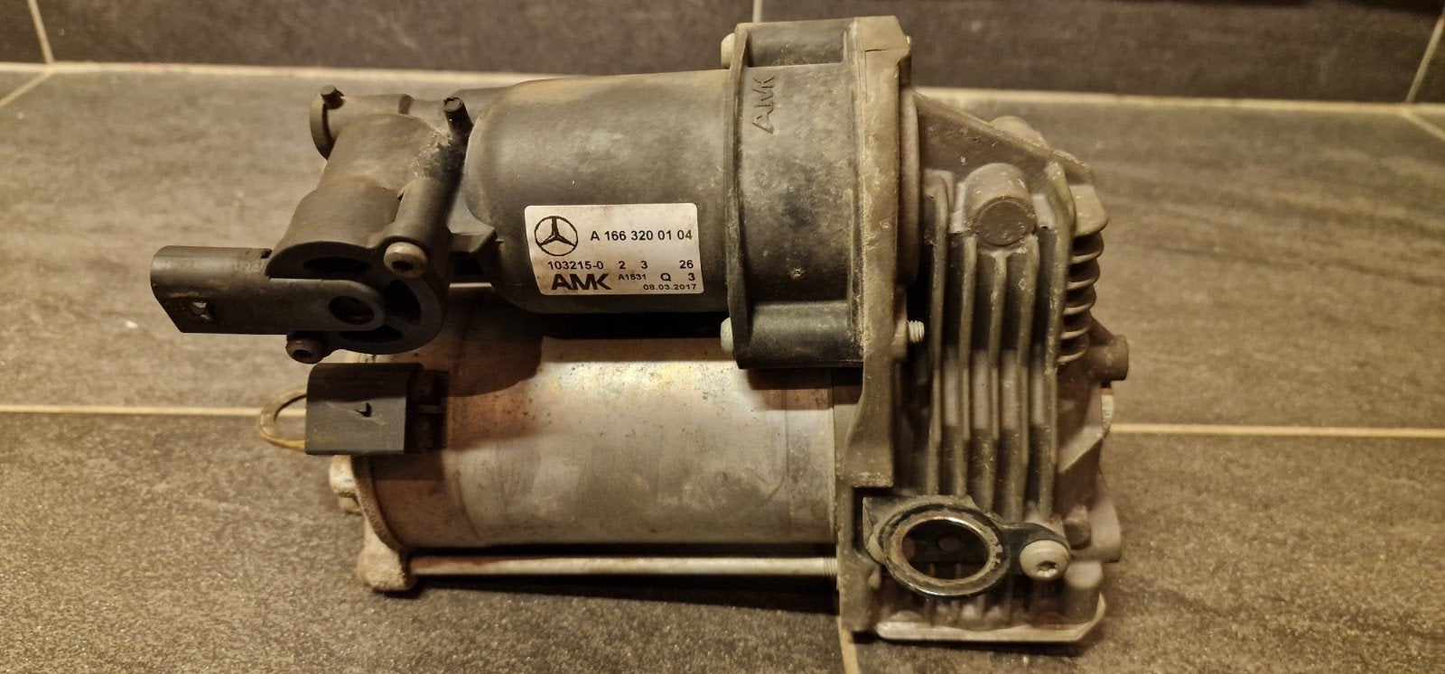 Mercedes-Benz A1663200104 Luchtvering Compressor, Ophalen of Verzenden, Gebruikt, Mercedes-Benz