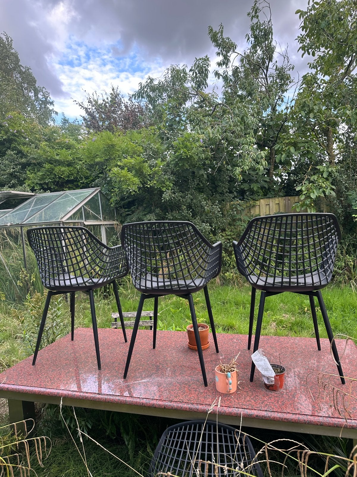 4 zwarte Kuipstoelen Webbing - Eetkamerstoelen, Kunststof, Gebruikt, Zwart, Ophalen of Verzenden