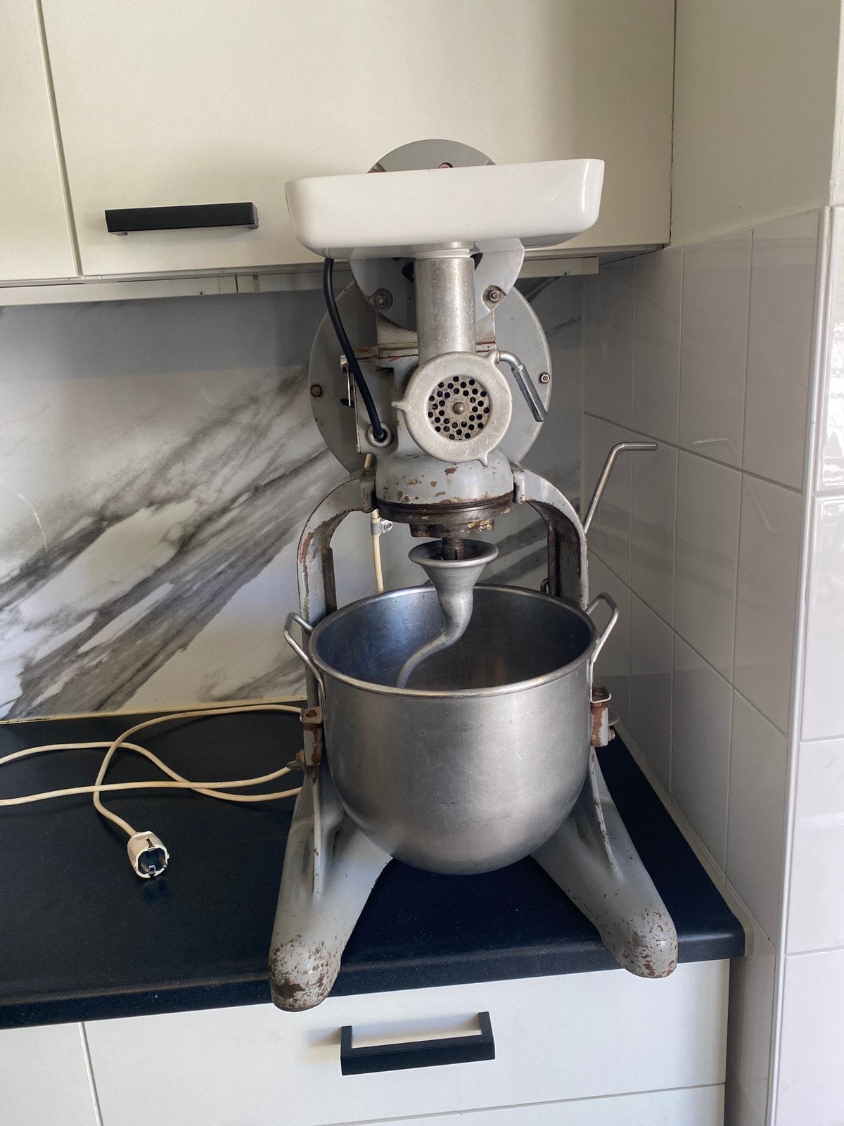 Hobart mixer CE100 planeetmenger deegmachine incl vleesmolen, 4 liter of meer, Ophalen, Gebruikt, 3 snelheden of meer