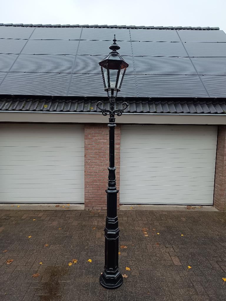 Mooie gietijzeren lantaarnpaal, Tuin en Terras, Ophalen, Staande lamp, Nieuw, Netvoeding