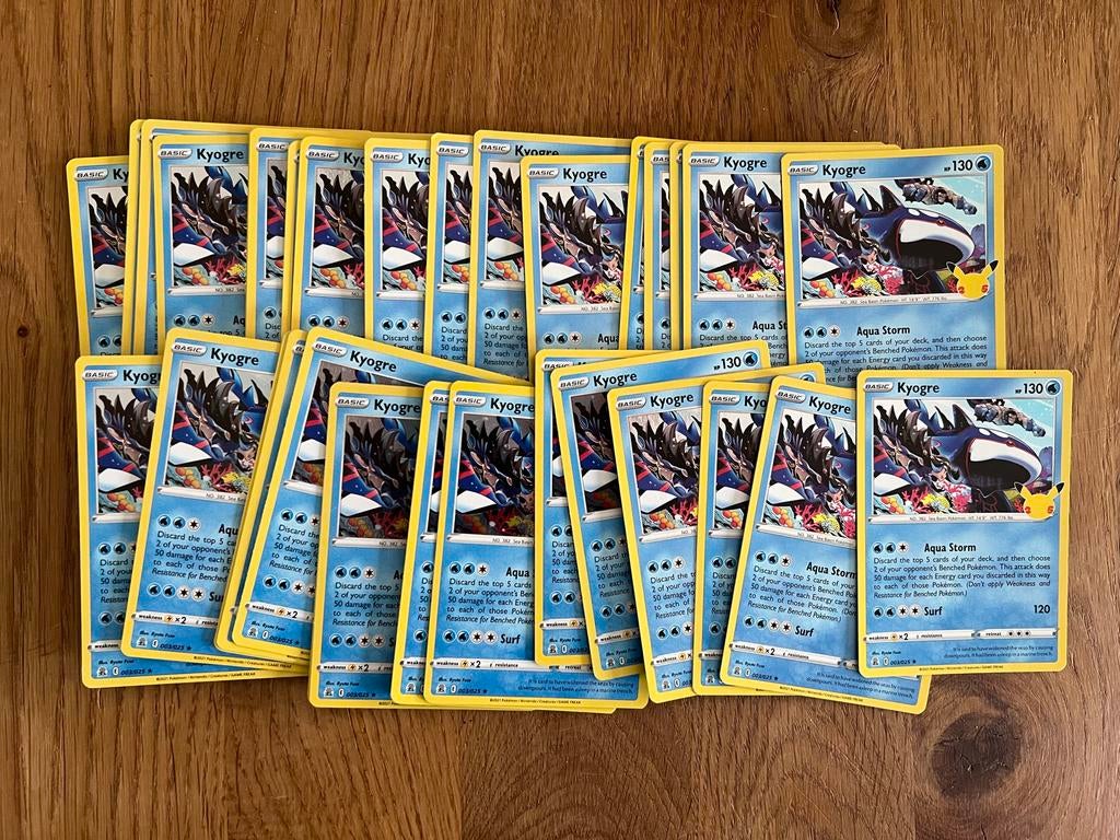 Kyogre Holo 003/025 - Celebrations (prijs per stuk), Ophalen of Verzenden, Zo goed als nieuw, Losse kaart, Foil