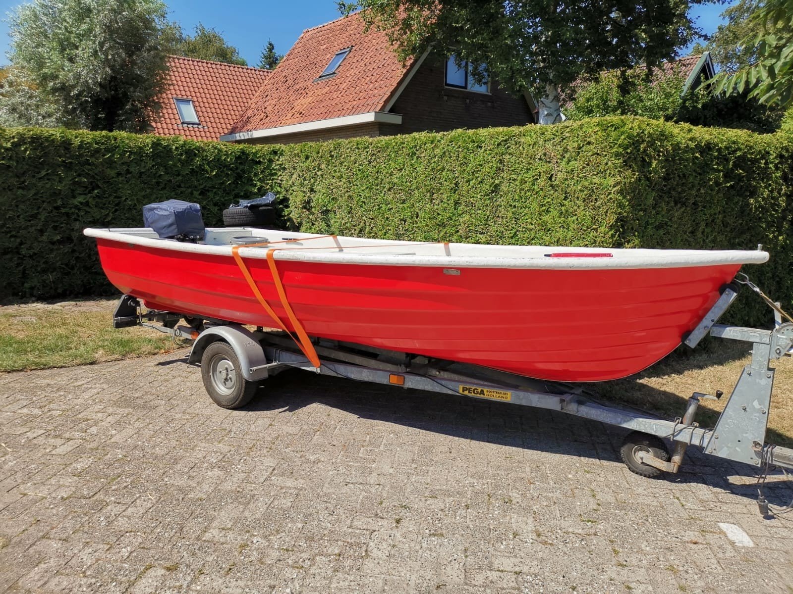 Visboot met 8 pk motor en Pega kanteltrailer, Ophalen, Gebruikt, Buitenboordmotor, Tot 10 pk