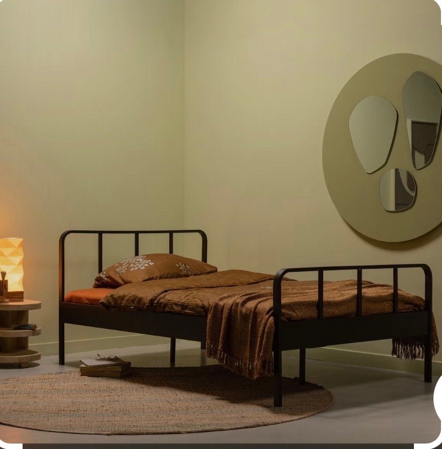 Bed Mees van Woood - Zo goed als nieuw, Ophalen, 90 cm, Eenpersoons, Zwart