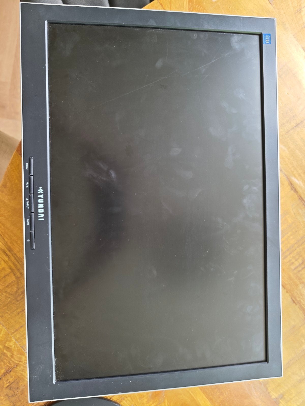 Hyundai monitor - Gratis af te halen, Computers en Software, Ophalen, Gebruikt, Overige typen, Onbekend