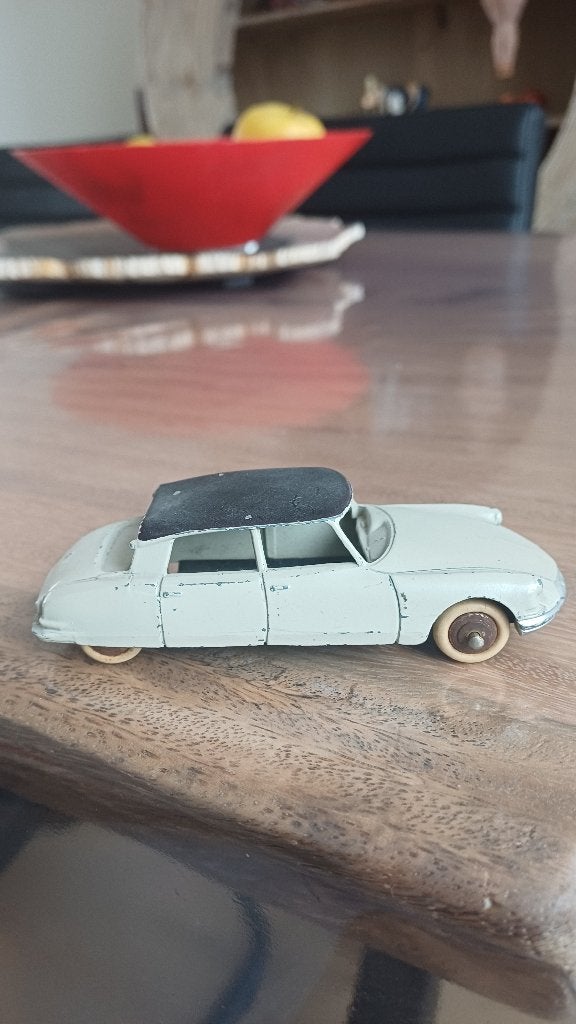 dinky toys citroen DS19, no.24C, Ophalen of Verzenden
