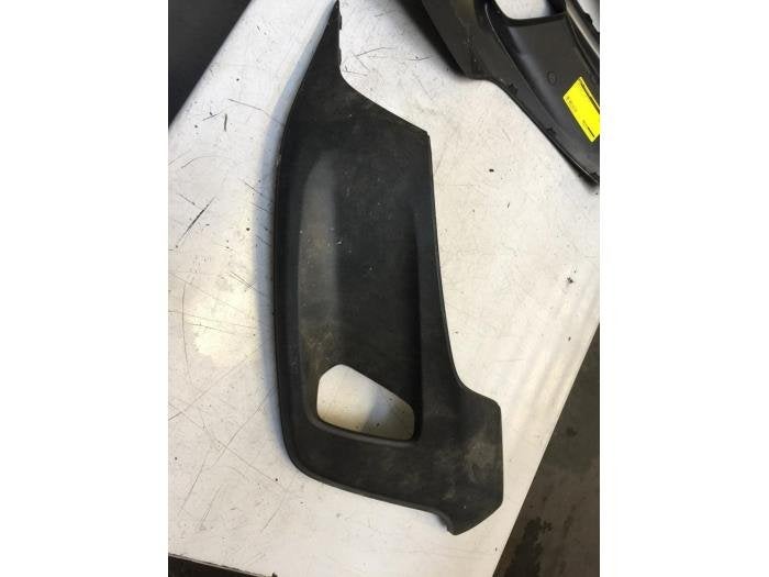 Bumperrozet rechts-voor van een Volvo V40, Gebruikt, -, -, Ophalen of Verzenden