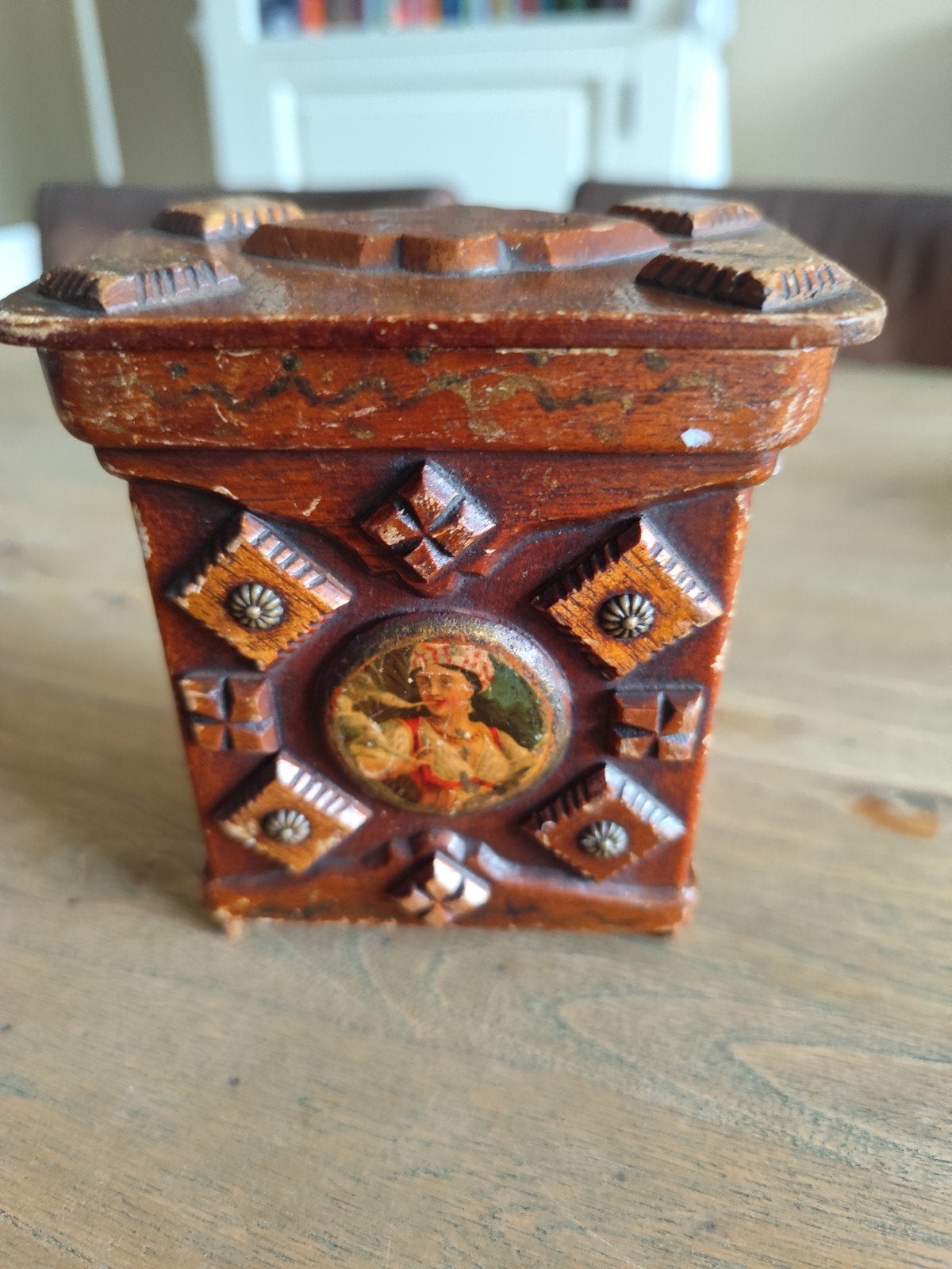 Antieke houten spaarpot met handgeschilderde details, Ophalen of Verzenden
