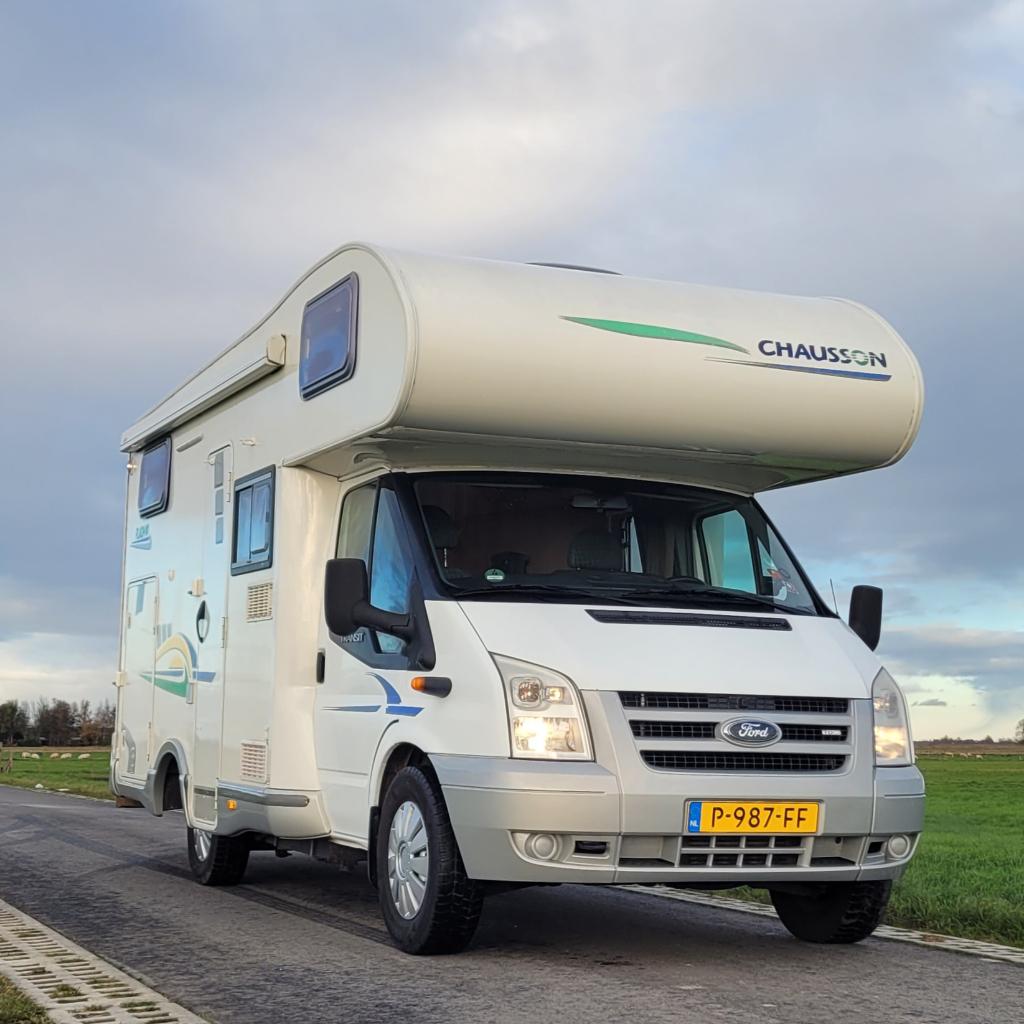 Ford Chausson camper 4 personen, off-grid, Caravans en Kamperen, Alkoof, Ringverwarming, Rookmelder, Ford