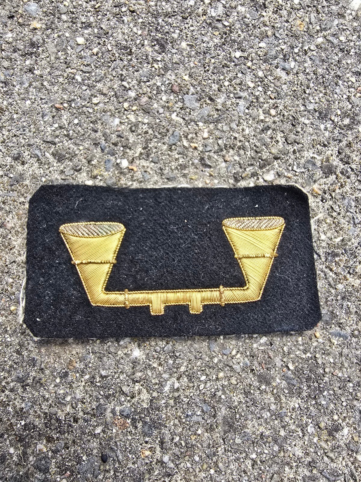Nederlands vaardigheidsembleem luisteraar ceremonieel, Ophalen of Verzenden, Nederland, Embleem of Badge