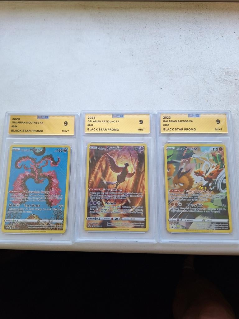Pokemon Galarian Birds Set (Moltres, Articuno, Zapdos) PSA 9, Ophalen of Verzenden, Zo goed als nieuw, Meerdere kaarten