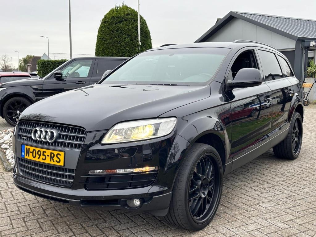 Audi Q7 4.2 FSI Quattro 2006 7-Persoons Youngtimer Zwart, Automaat, Gebruikt, 8 cilinders, 7 stoelen
