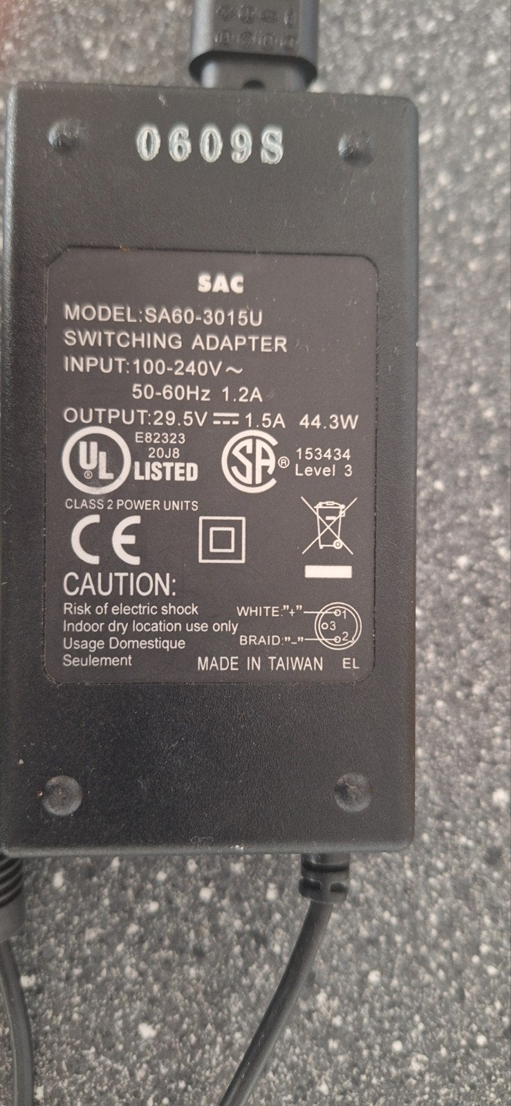 E-bike Acculader 100-240V 1.2A met 3-pins aansluiting, Gebruikt