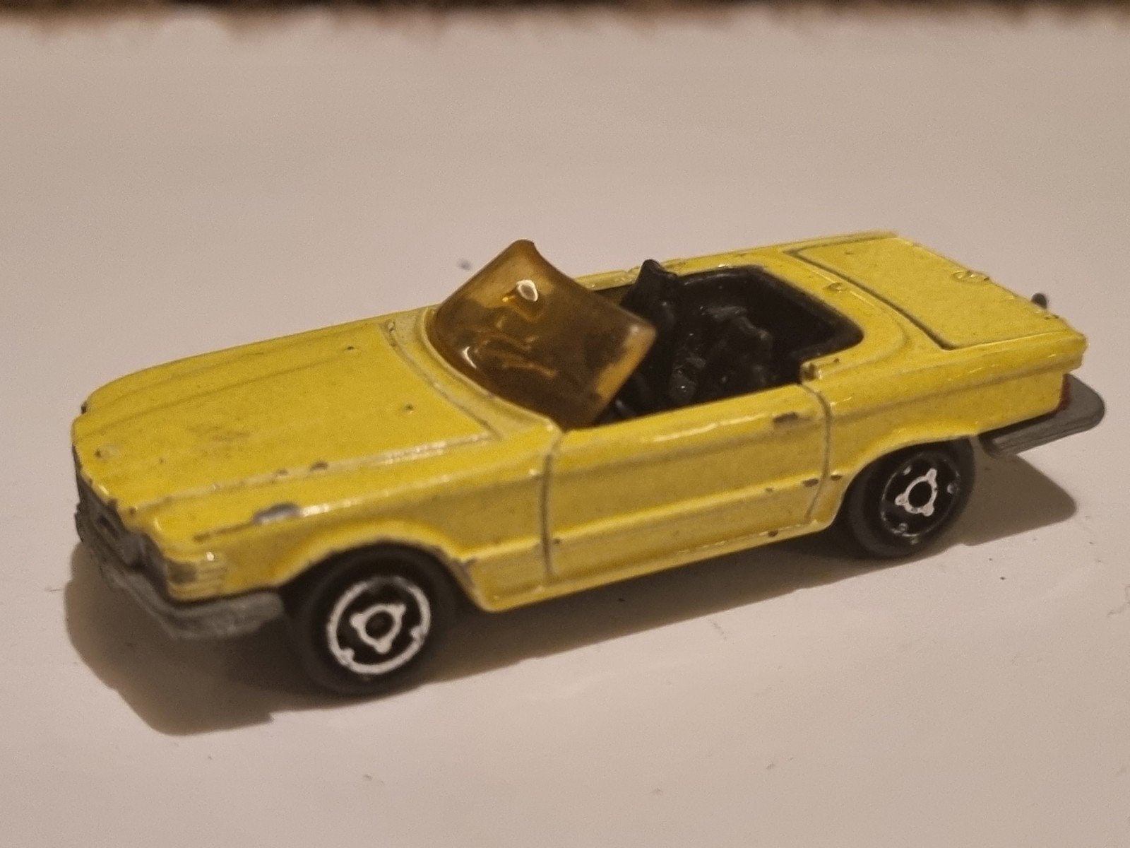 Majorette Mercedes 350 SL - Geel, Verzamelen, Ophalen of Verzenden, Gebruikt