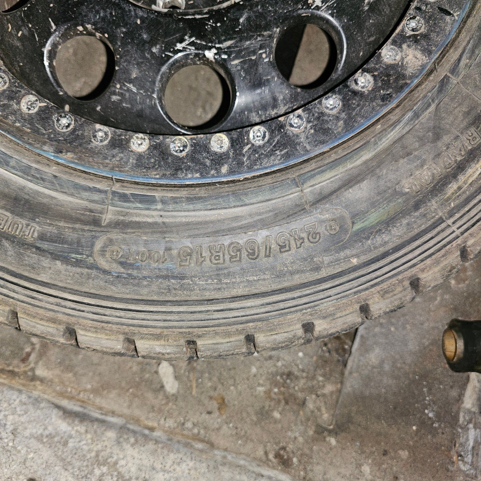 relly banden met beatlock velgen, Ophalen