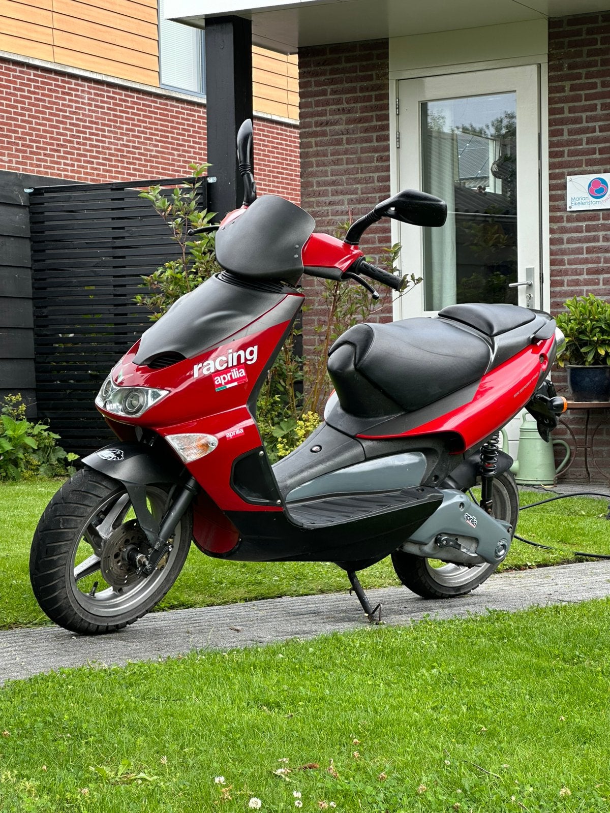 Aprilia sr 50 scooter, Fietsen en Brommers, Scooters | Aprilia, Zo goed als nieuw, SR 50, Benzine, Ophalen