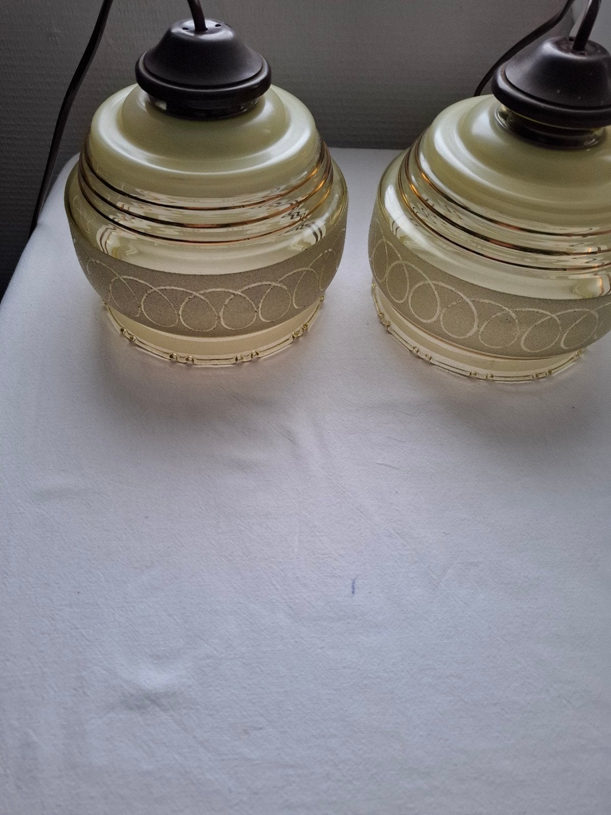2 oude jaren 30/40 glazen hanglampen, Ophalen of Verzenden, Gebruikt, Glas, E27 (groot)