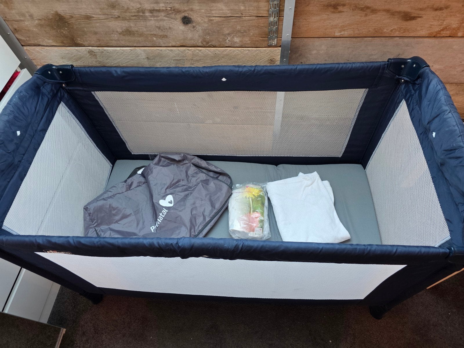 Chicco Campingbedje met extra matras en vliegenhor, Ophalen, Zo goed als nieuw, Reisbedje