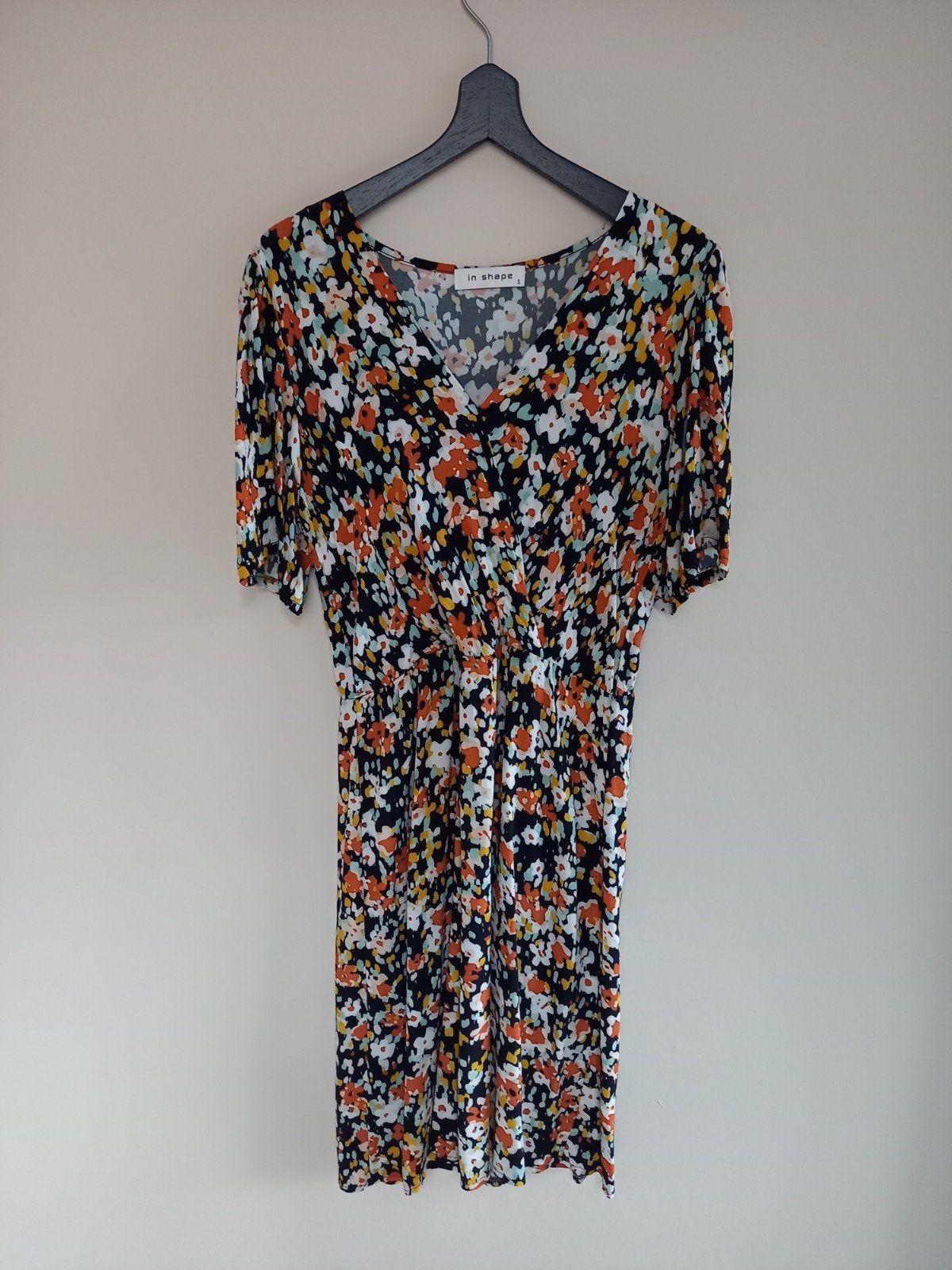 Vrolijke In Shape jurk, maat S, Kleding | Dames, Jurken, Maat 38/40 (M), Ophalen of Verzenden, Zo goed als nieuw, Boven de knie