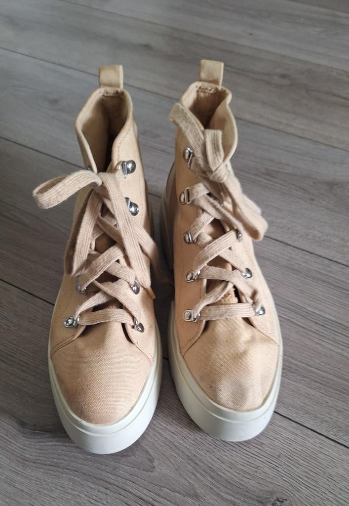 H&M Divided beige boots chunky zool maat 41, Beige, H&M Divided, Lage of Enkellaarzen, Ophalen of Verzenden