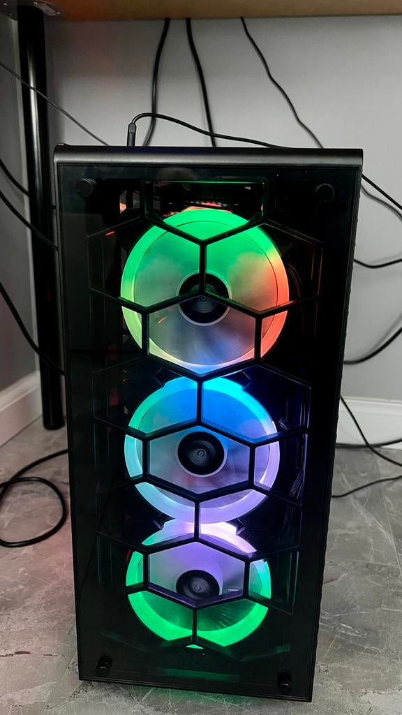 Krachtige Gaming PC met RGB verlichting, Computers en Software, Desktop Pc's, Ophalen, Gebruikt, Gaming, SSD