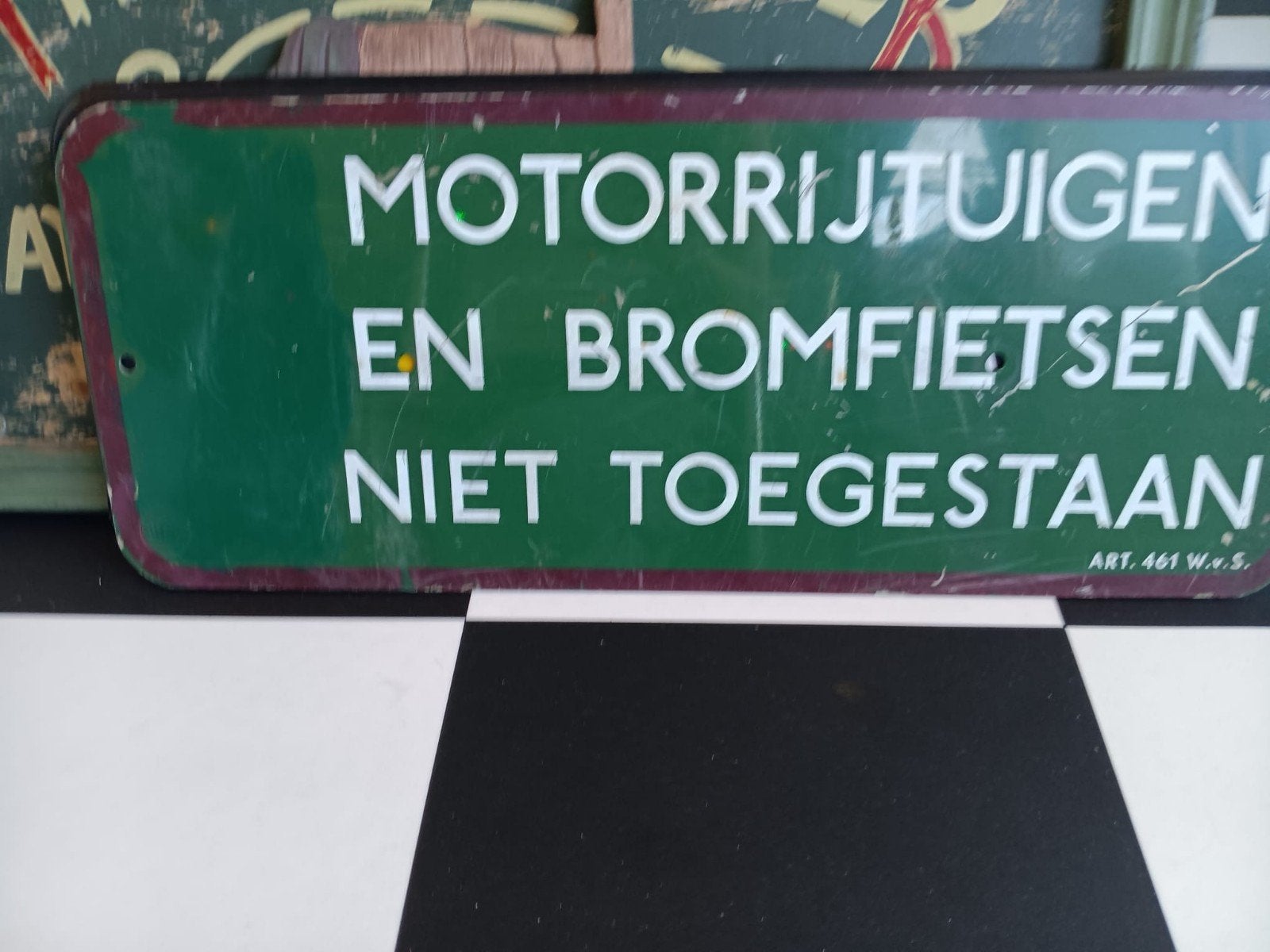 Oud verkeersbord: Motorrijtuigen en bromfiets niet toegesta, Ophalen, Zo goed als nieuw