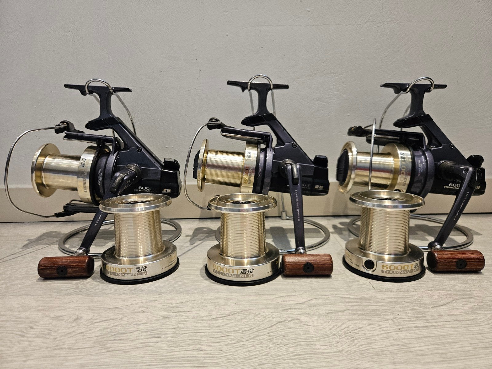 3 Daiwa Whisker Tournament 6000T 3 Spoelen
3 Daiwa Whisker, Ophalen of Verzenden, Zo goed als nieuw, Molen