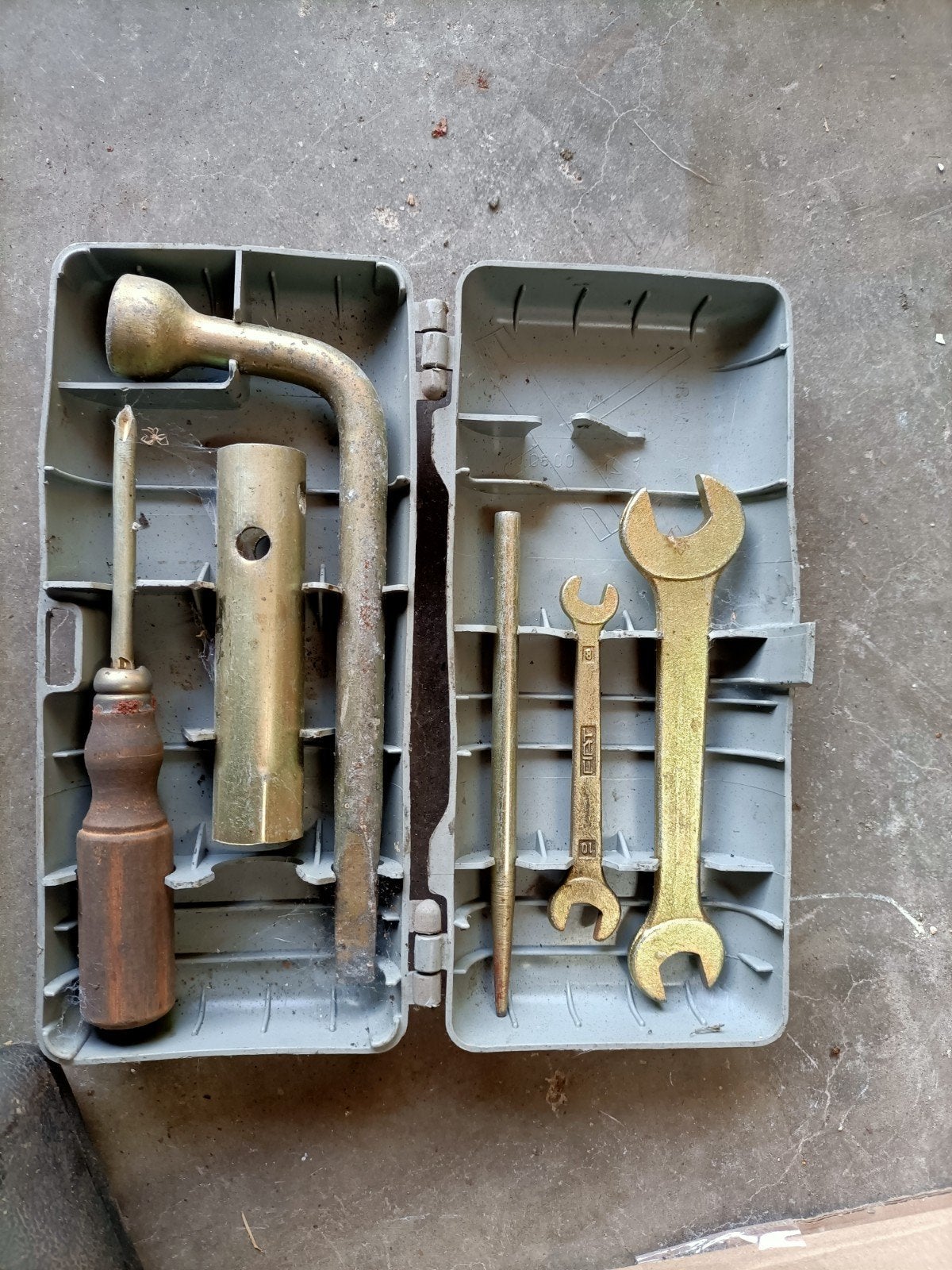 Fiat oldtimer geraadschapset 500 600 850 1100 etc, Ophalen