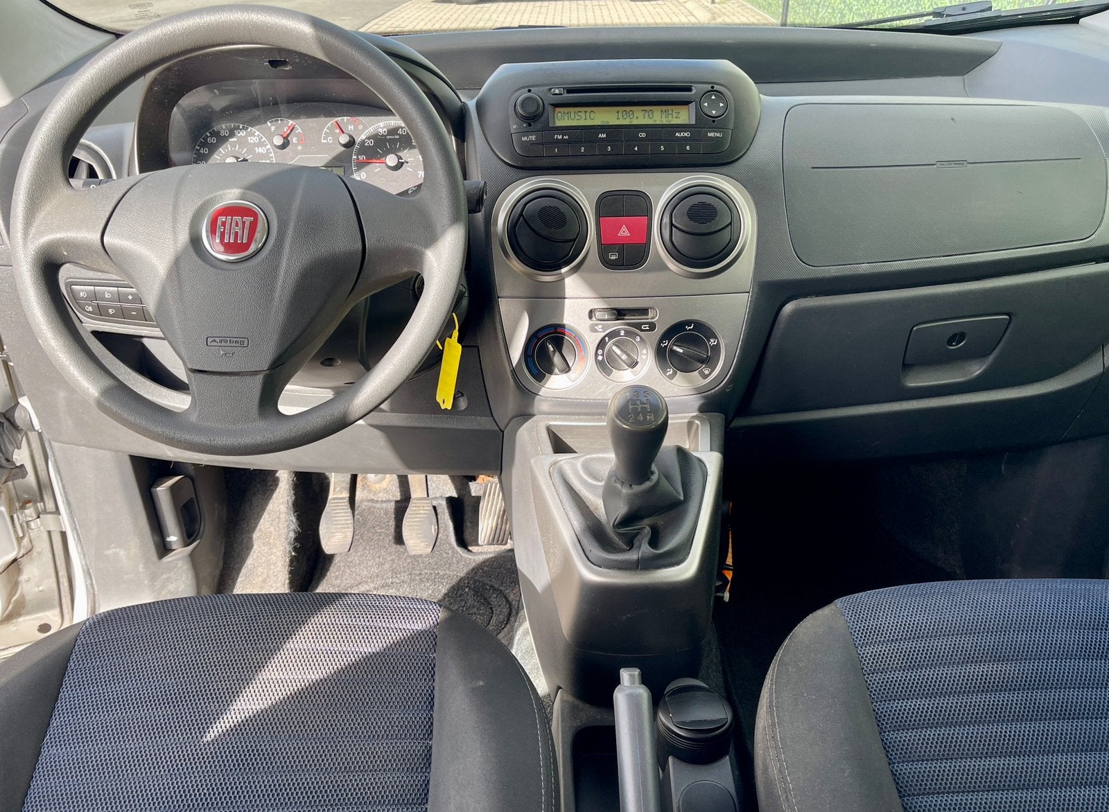 Fiat Qubo 1.4 | Airco | Trekhaak |  NAP | Nieuwe APK |, Auto's, Voorwielaandrijving, 4 cilinders, 400 kg, Origineel Nederlands