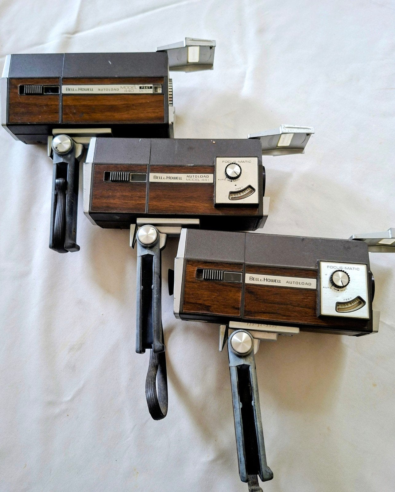 Te koop: 3 BELL  & HOWELL super 8 camera's met hout bekleed, Audio, Tv en Foto, Filmrollen, Ophalen of Verzenden, 8mm film