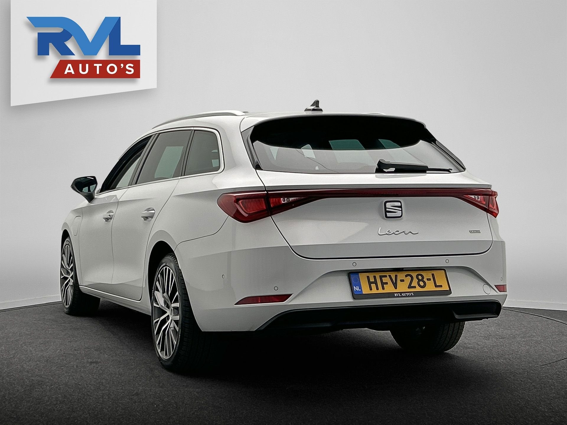 Seat Leon Sportstourer 1.4 TSI eHybrid PHEV Xcellence | Pano, Auto's, Seat, Gebruikt, 4 cilinders, 150 pk, Leon
