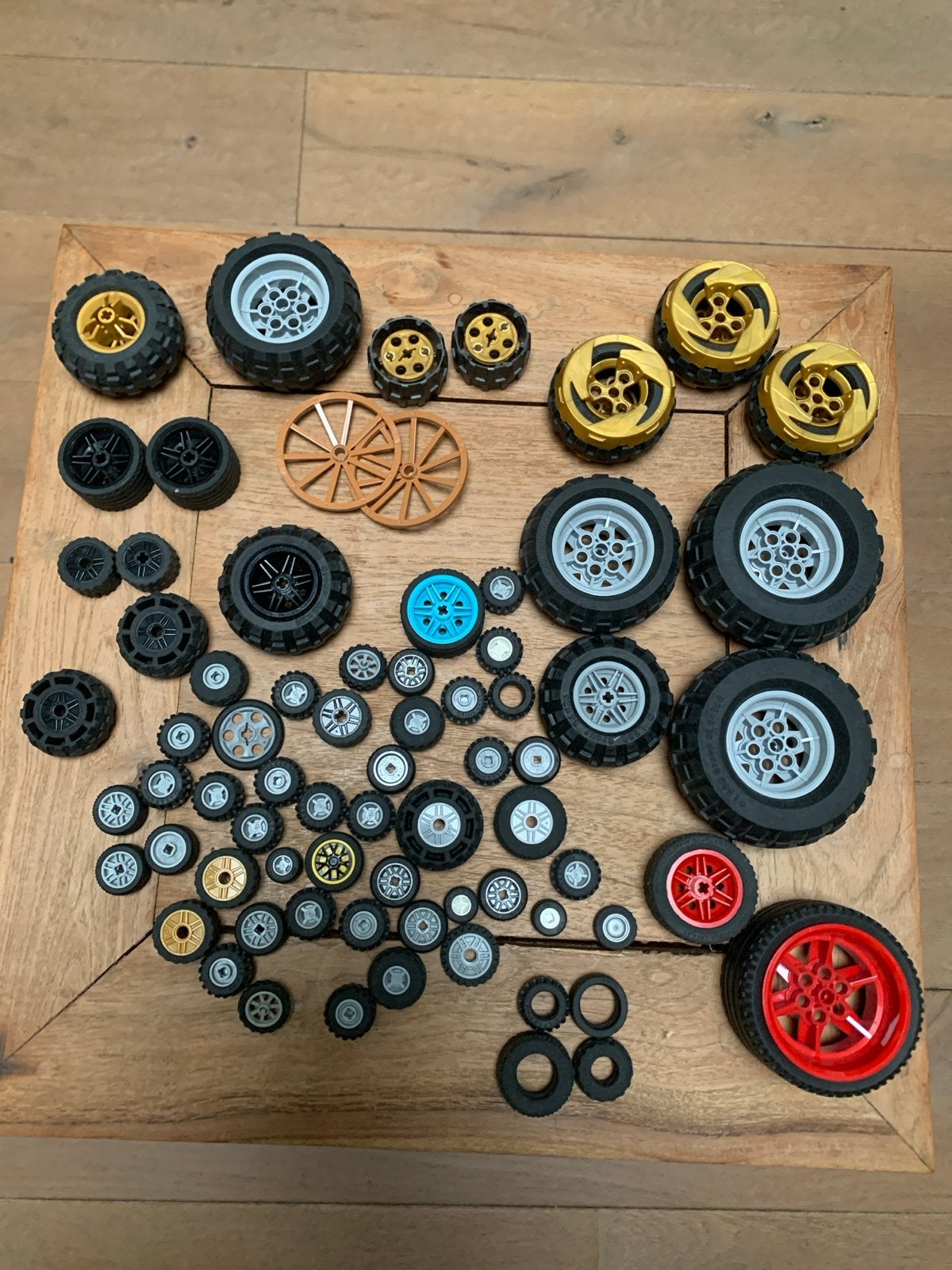 Grote collectie Lego wielen en banden, Ophalen of Verzenden, Gebruikt, Overige merken