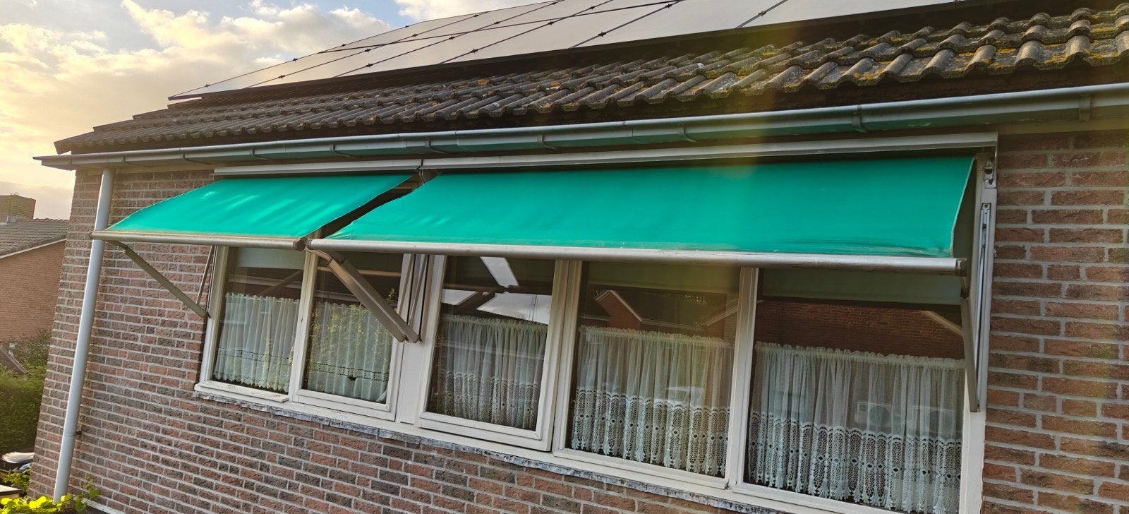 Zonwering, Groen uitvalscherm, Ophalen, Knikarmscherm, Elektrisch