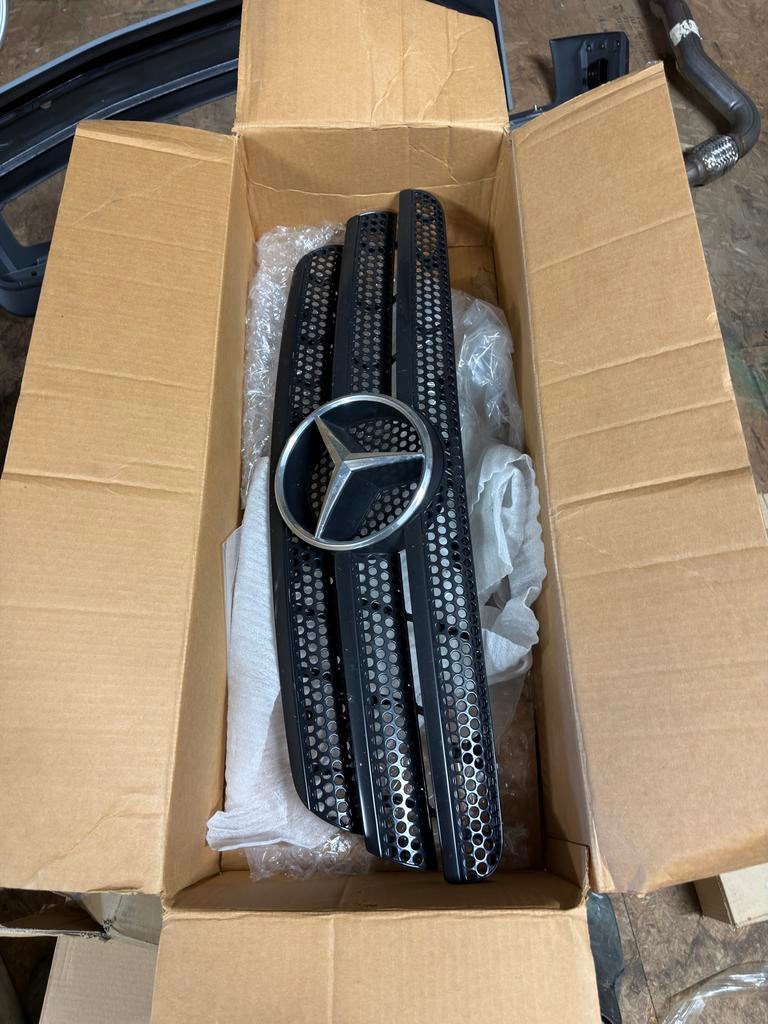 Gril Mercedes ML w163 NEW, Voor, Mercedes-Benz, Nieuw, Ophalen of Verzenden